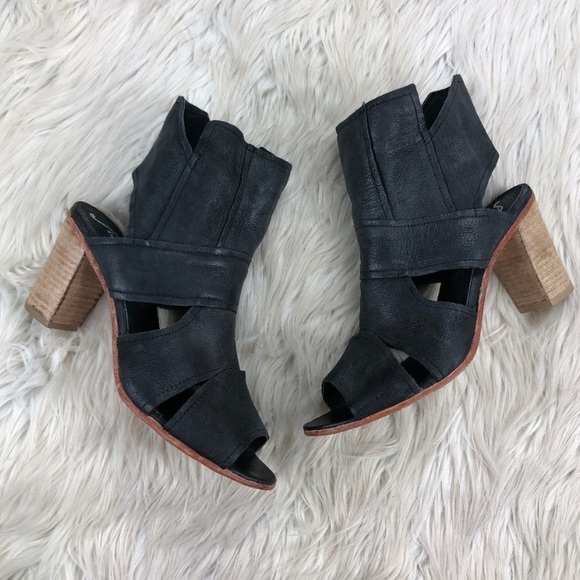 Free People Effie Block Heel Cut Out Bootie Black Size 38 - Picture 3 of 16